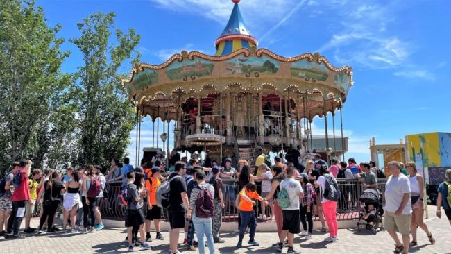 El Tibidabo recupera la jornada solidària ‘Estiu Sense Barreres’ per promoure l’oci inclusiu