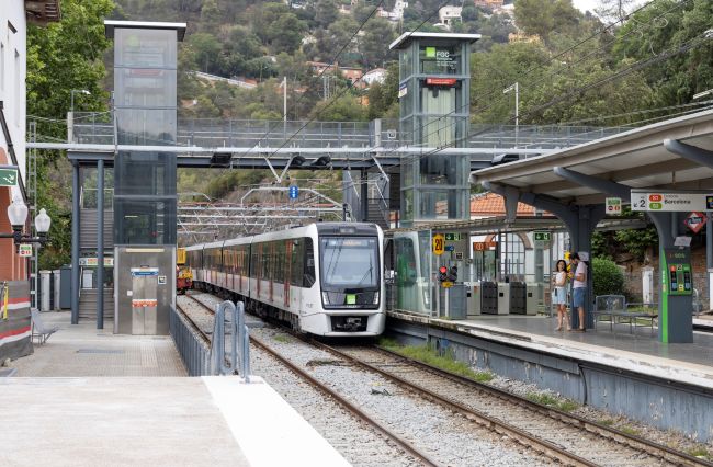 Ferrocarrils renovarà 10 ascensors i 9 escales mecàniques a les línies Barcelona-Vallès i Llobregat-Anoia per millorar-ne l’accessibilitat