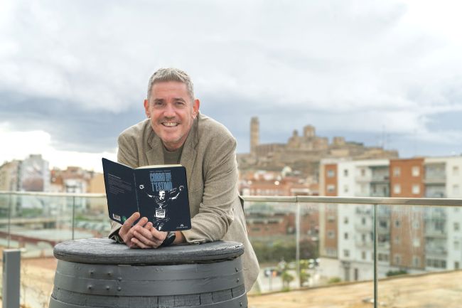 Enric Herrera trenca els límits de l'esclerosi múltiple a través de les grans maratons mundials i la literatura