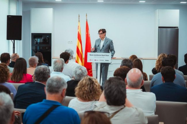 Salvador Illa inaugura la nova residència de Calaf i reclama un canvi cap a un model més assistencial de la dependència