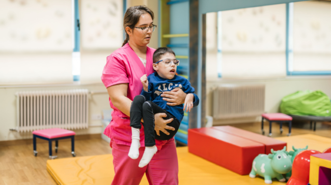 Un projecte d'atenció primerenca dona suport a més de 60 infants amb paràlisi cerebral, però evidencia les mancances a les zones rurals