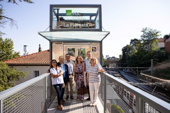L'estació de La Floresta recupera l'ascensor de la via 2 per garantir l'accessibilitat universal