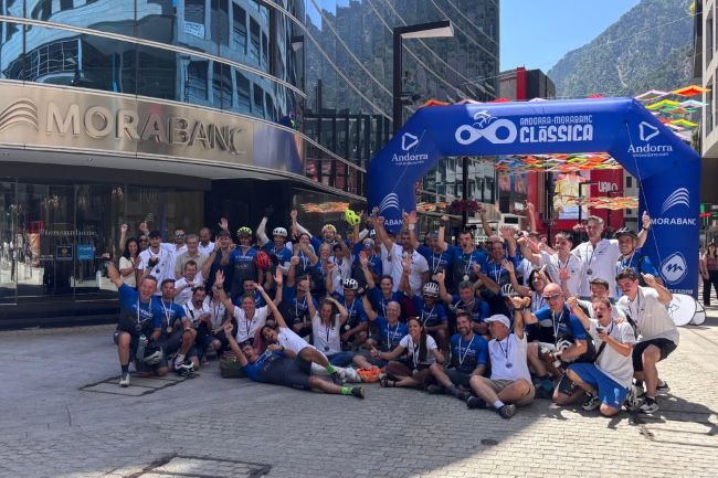 El repte inclusiu sobre rodes KM0 Madrid-Andorra culmina amb èxit la seva travessa solidària