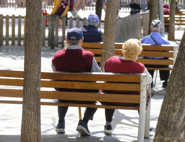 L’Hospitalet transforma els seus serveis per promoure l’autonomia de la gent gran i el suport a la dependència als barris
