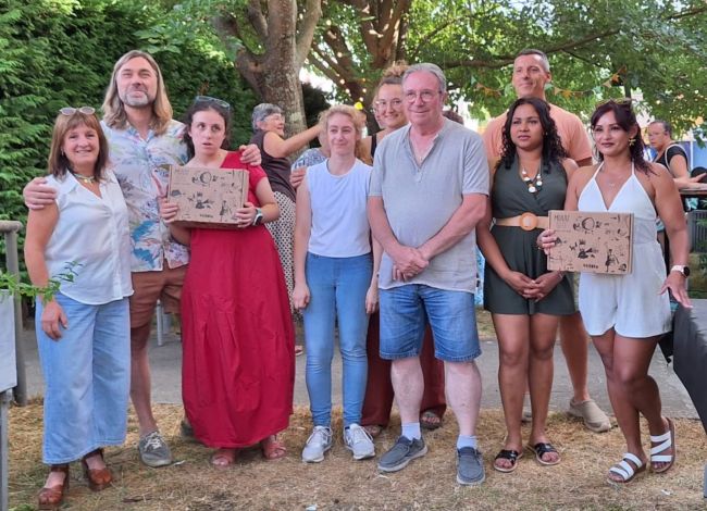 La formatgeria inclusiva MUUU BEEE commemora una dècada de trajectòria social i artesana al Ripollès