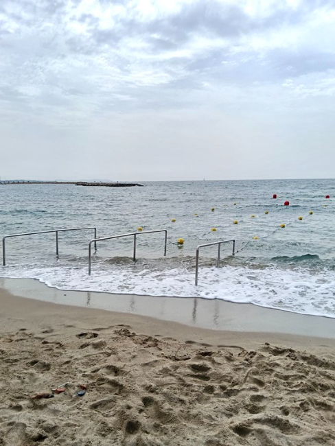 Cambrils millora l'accessibilitat de les seves platges amb noves instal·lacions adaptades a l'Ardiaca i la Llosa