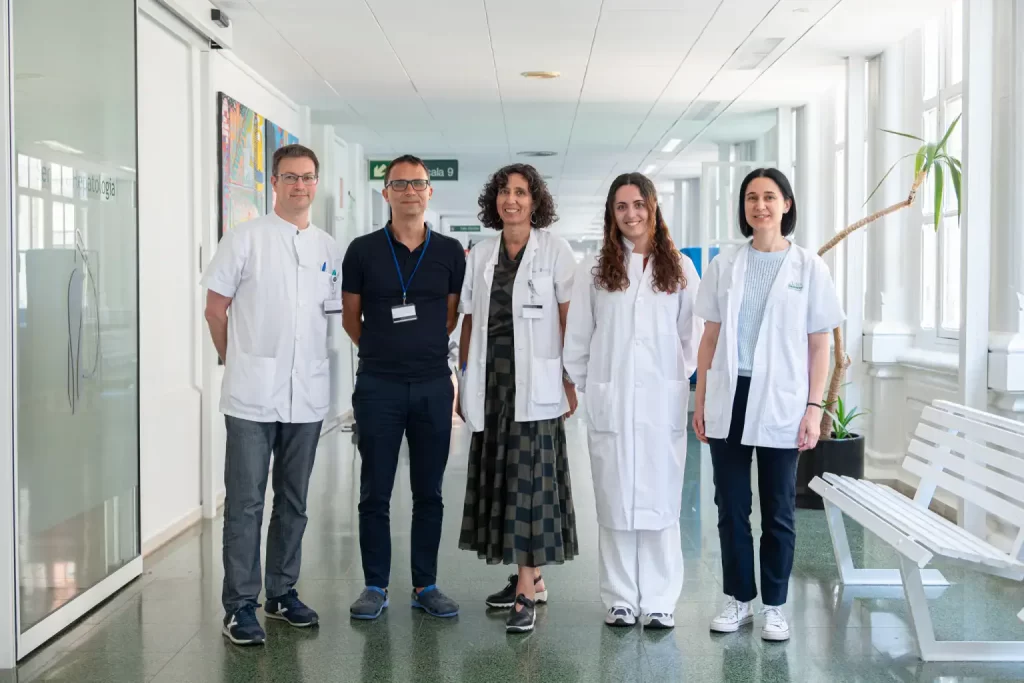 L'Alzheimer presenta diferències biològiques entre homes i dones en les proteïnes alterades a la sang