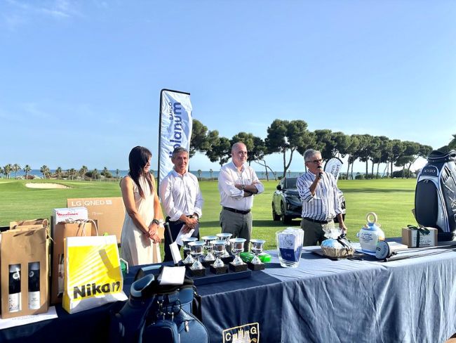 Un torneig de golf a Sitges aconsegueix 49.632 euros per reobrir el Centre de Dia de la Fundació Ave Maria