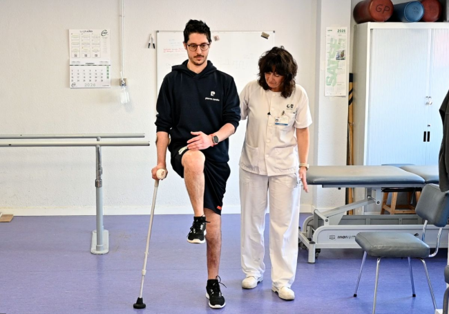 Un pacient amb sarcoma salva la cama gràcies a la primera pròtesi òssia de metamaterial feta a mida