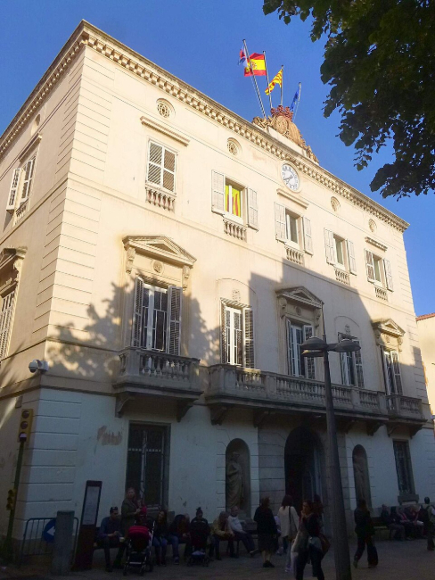 Entitats de l'autisme exigeixen solucions urgents pel desnonament d’una família amb un menor amb autisme a Mataró