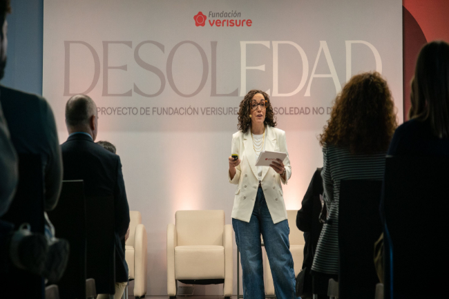 Una de cada quatre persones majors de 60 anys pateix aïllament emocional tot i estar en companyia