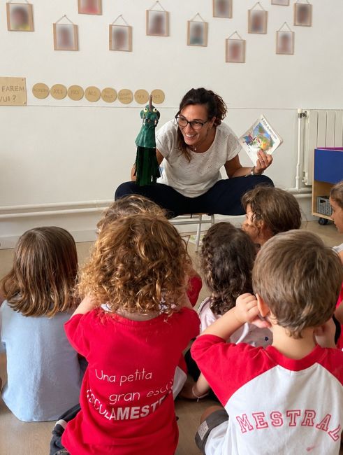 Elisabeth Ramírez: “Darrere d’un conte hi poden haver molts aprenentatges i molts valors i maneres d’entendre el món”
