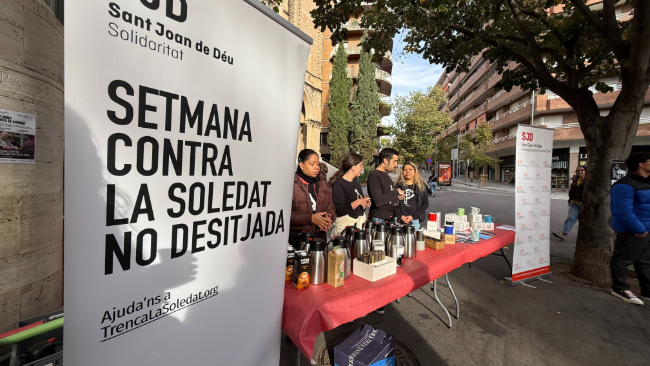 Més de 200 persones es mobilitzen a Manresa per combatre la xacra de la soledat no desitjada